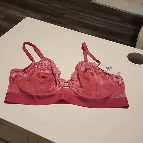 B.TEMPT'D Other - B.TEMPT'D BY WACOAL LACE BRA SIZE 38D